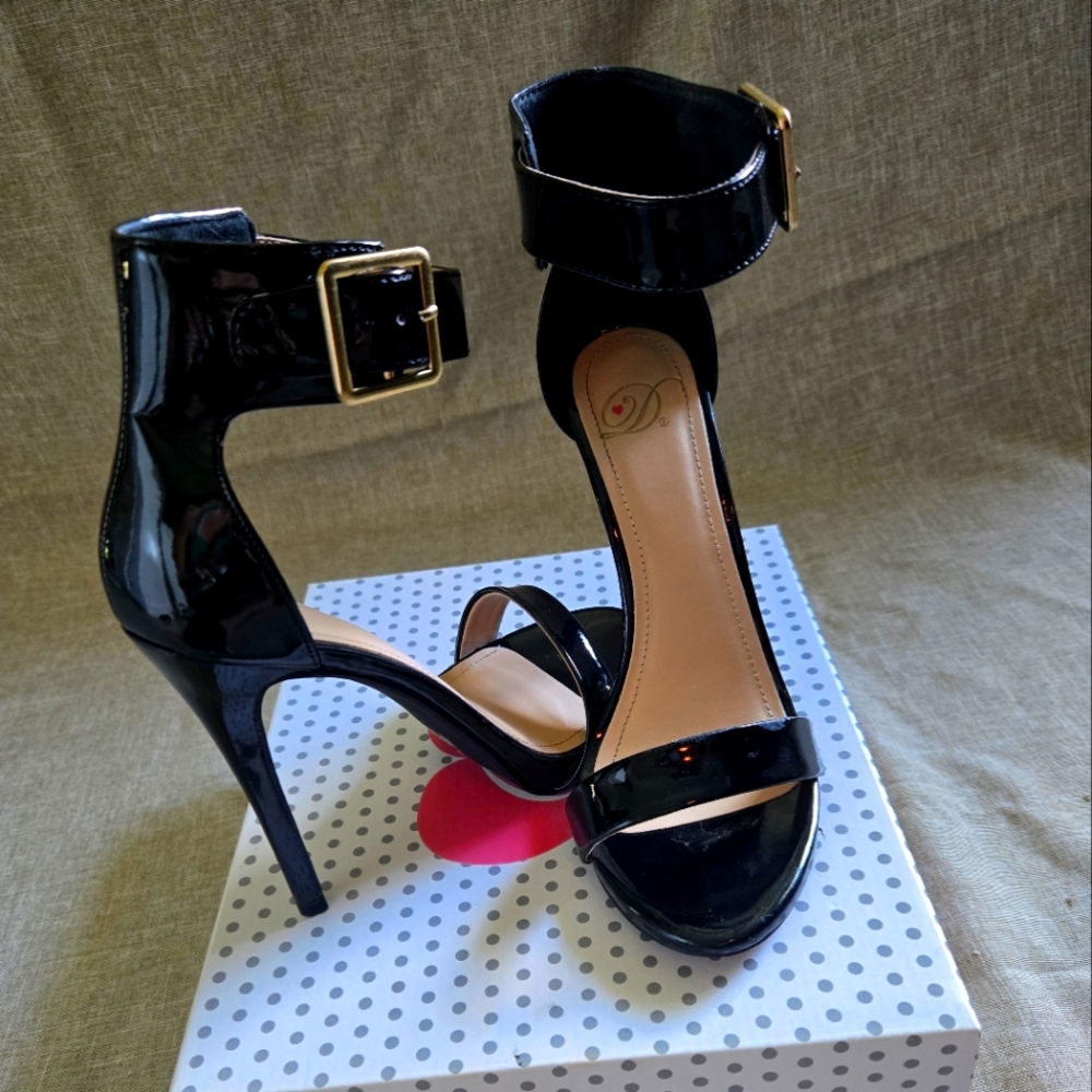 Black patent leather sandals